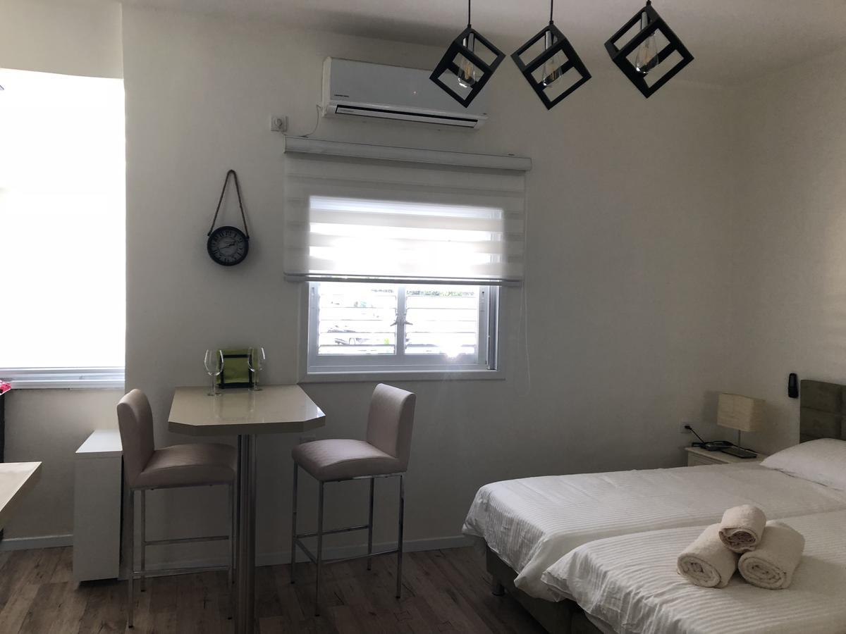Studio Apartment In Bat-Yam Бат-Ям Экстерьер фото