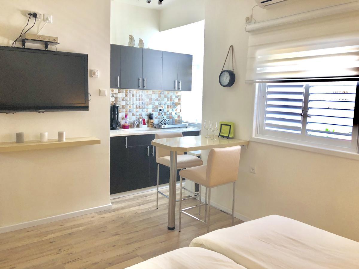 Studio Apartment In Bat-Yam Бат-Ям Экстерьер фото